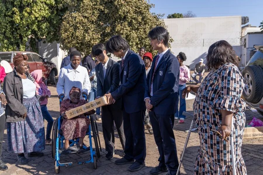 上海三个高中生，暑假里不声不响做了件大事