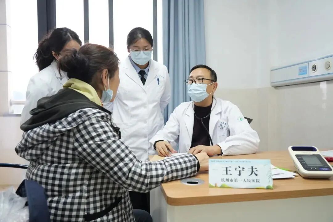 “名医下乡”浙江安吉行，16位专家开展义诊、带教公益活动