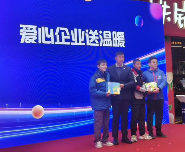 百顶绒线帽传递温暖,共画党建“同心圆” 百顶绒线帽传递温暖,共画党建“同心圆”