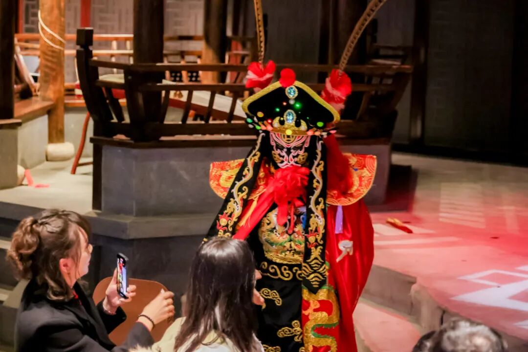 “创作这首歌用了十分钟” 这台不输春晚的学生演出有啥看点