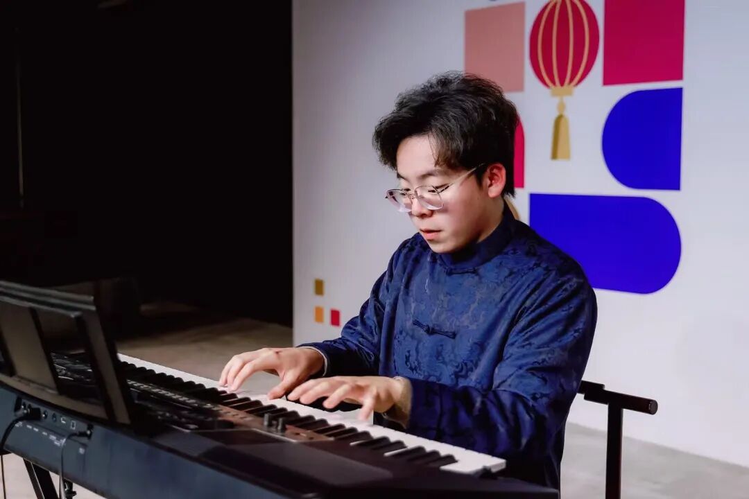 “创作这首歌用了十分钟” 这台不输春晚的学生演出有啥看点