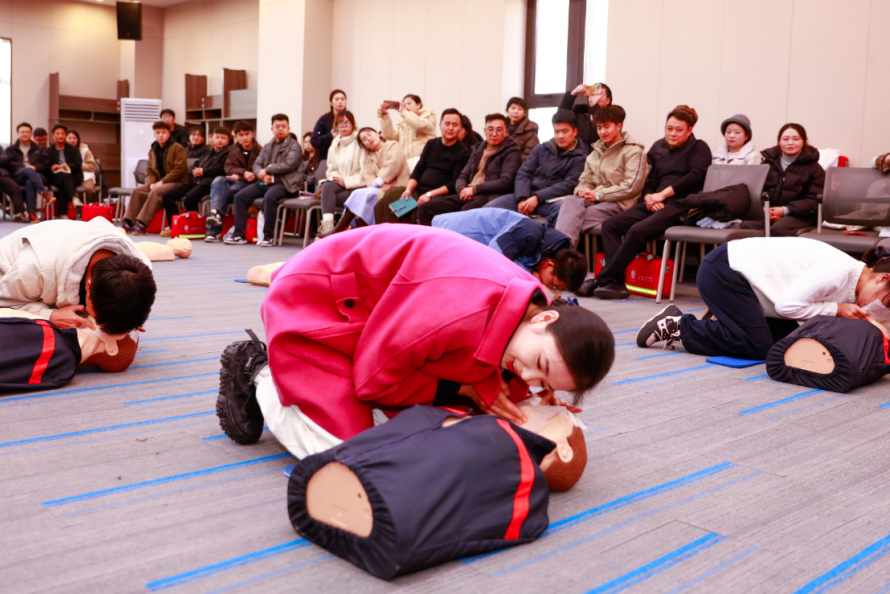 复星基金会为甘肃东乡100名村医开展防灾备灾培训