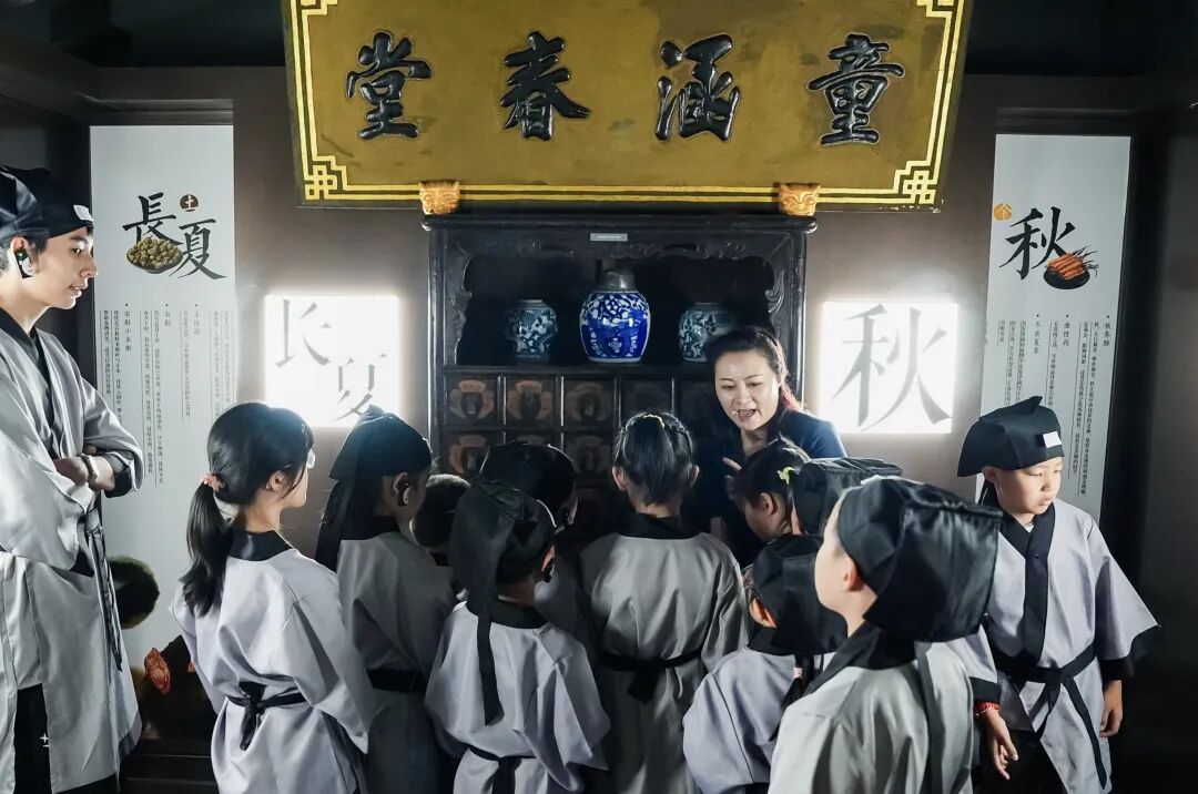 世界传统医药日 | 聚力慈善文化“五进”，小药师职业体验卡get