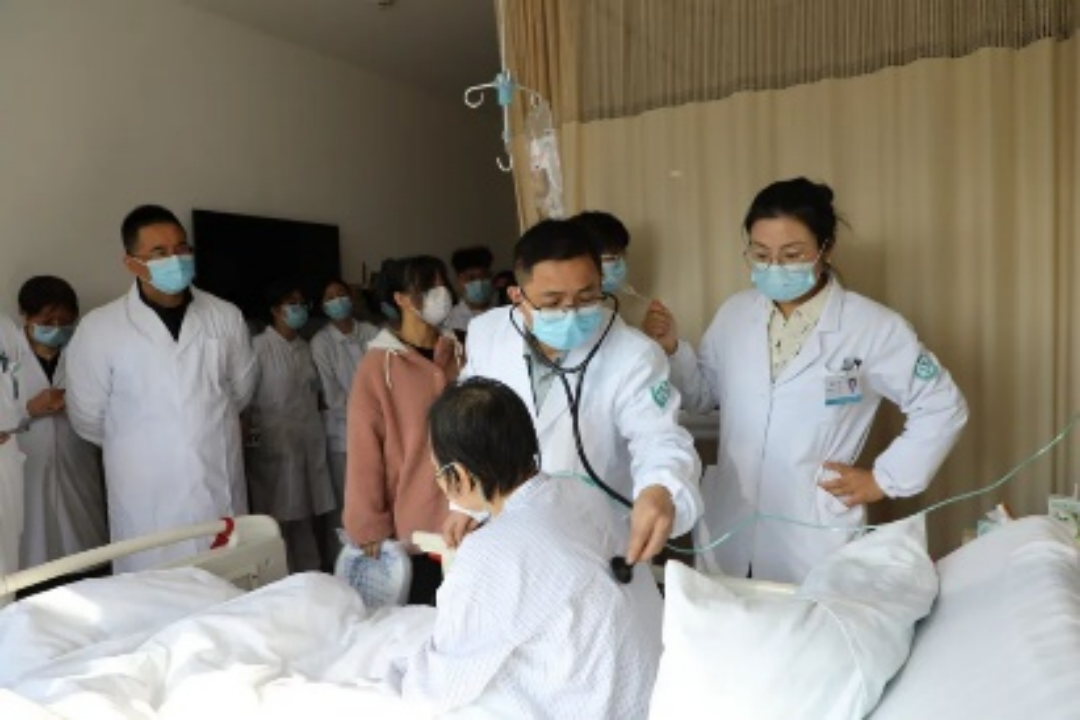 “星守护·名医基层行”走进浙江临海