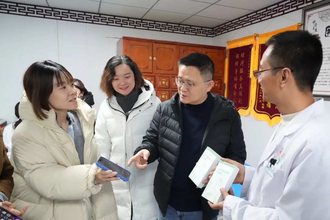 助天下 在路上 | 首辆！为宁夏吴忠市红寺堡捐赠定制巡诊车