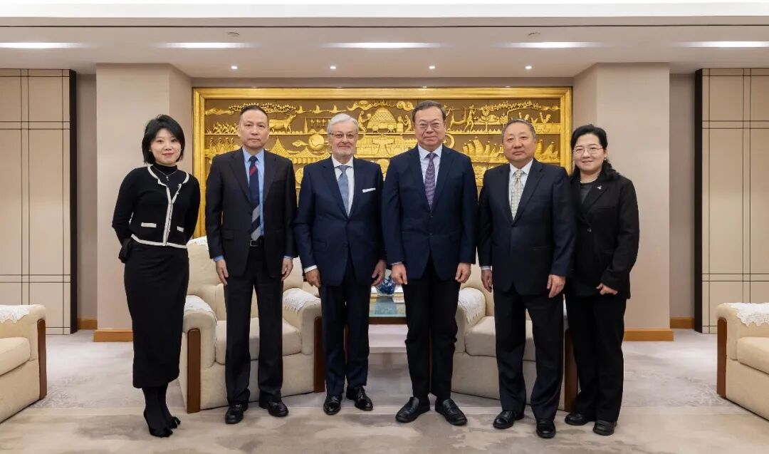 上海市对外友协会长陈靖会见复星基金会理事乔治·科雷亚