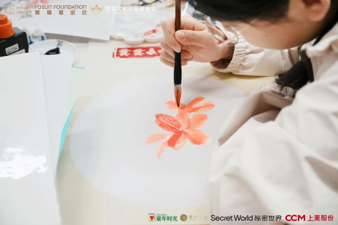 情暖红色沃土，“关爱豆蔻计划”走进安徽金寨
